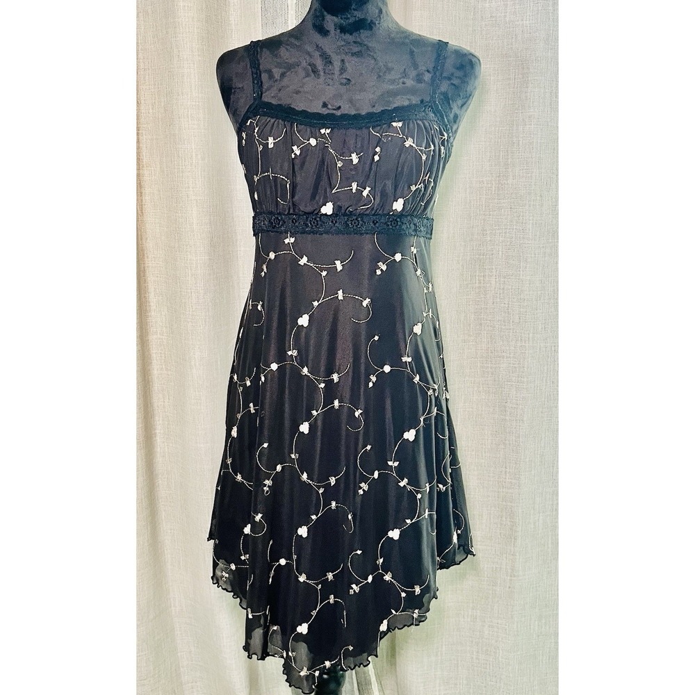 Urban Outfitters Nikita Black Embroidered Hanky Hem Mini Dress Size Large Y2K